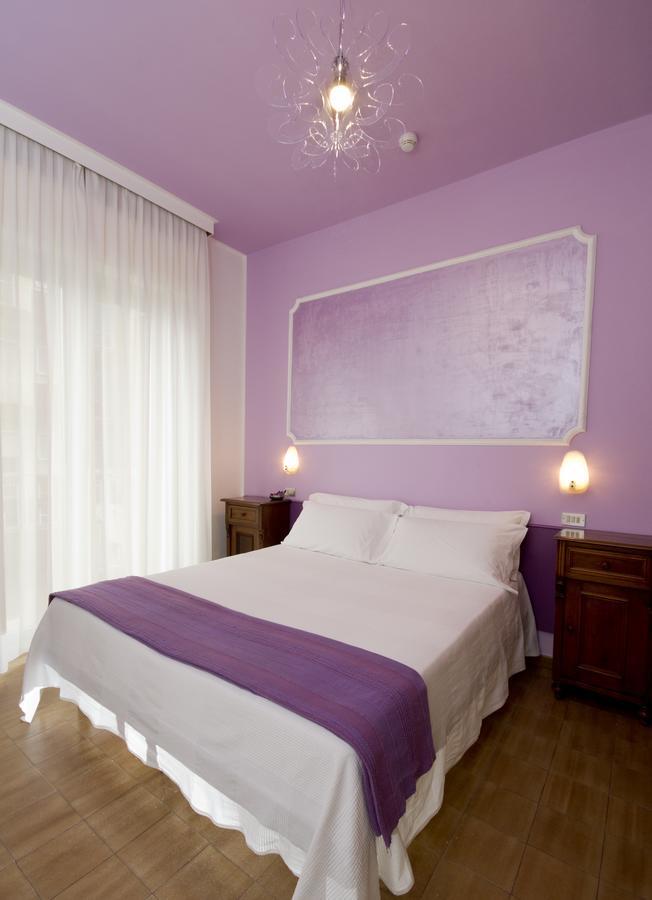 Hotel Trafalgar Rimini Exterior foto